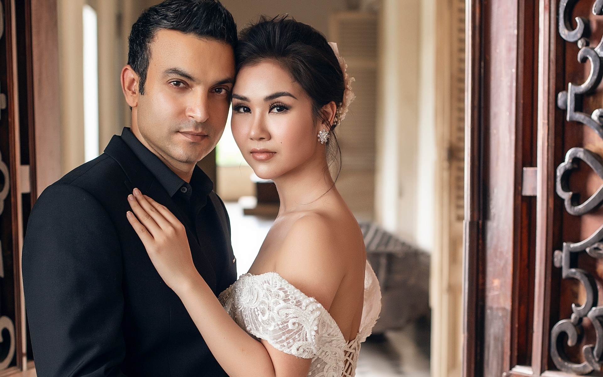 Vo Ha Tram cuoi anh 2