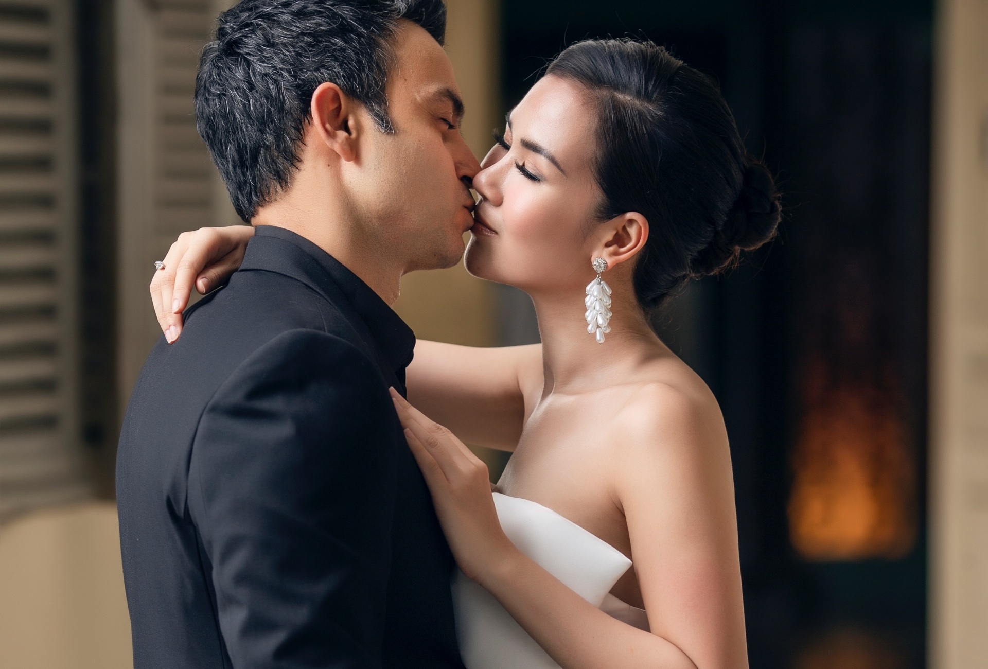 Vo Ha Tram cuoi anh 9