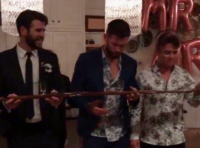 Miley Cyrus cuoi Liam Hemsworth anh 2