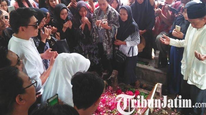 Riefian Fajarsyah tang lễ Dylan Sahara ảnh 1 Riefian Fajarsyah tang le Dylan Sahara anh 1