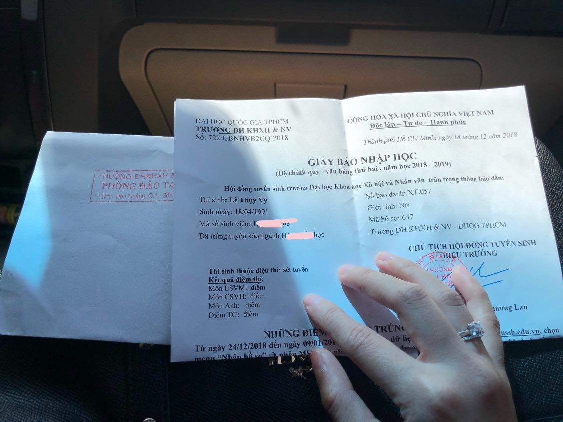 Vợ tương lai Đinh Tiến Đạt khoe giấy nhập học ảnh 1 Vo tuong lai Dinh Tien Dat khoe giay nhap hoc anh 1