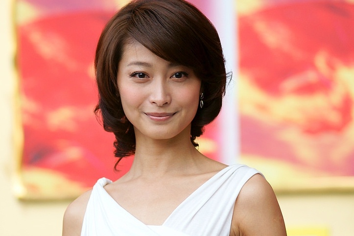 Sao nu 'Vuon sao bang' tung bi ep khoa than suot 5 tieng hinh anh