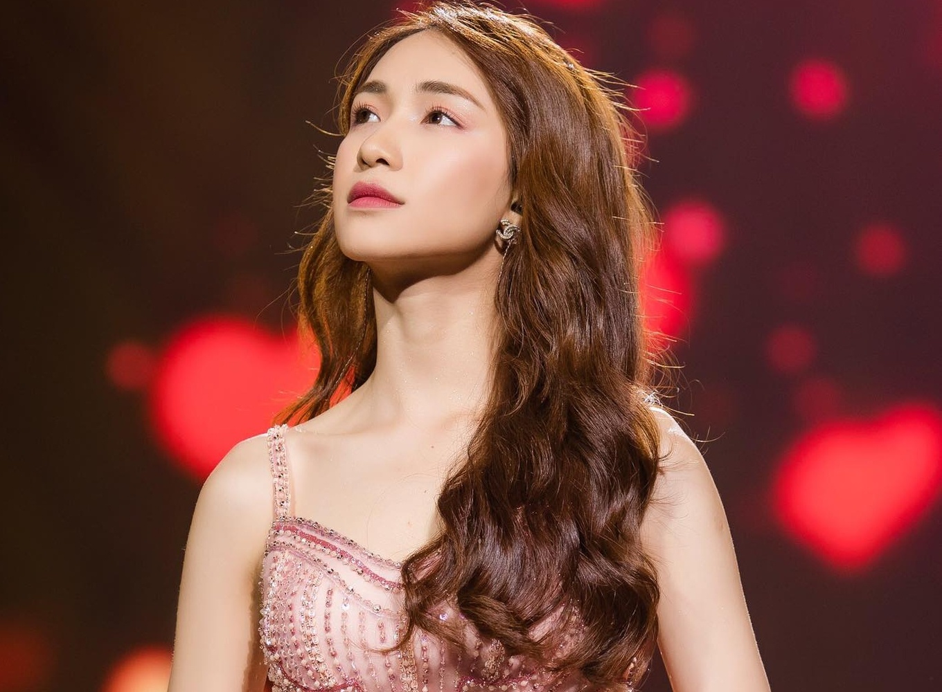 Hoa Minzy khoa trang ca nhan sau man dap tra gay gat voi fan hinh anh