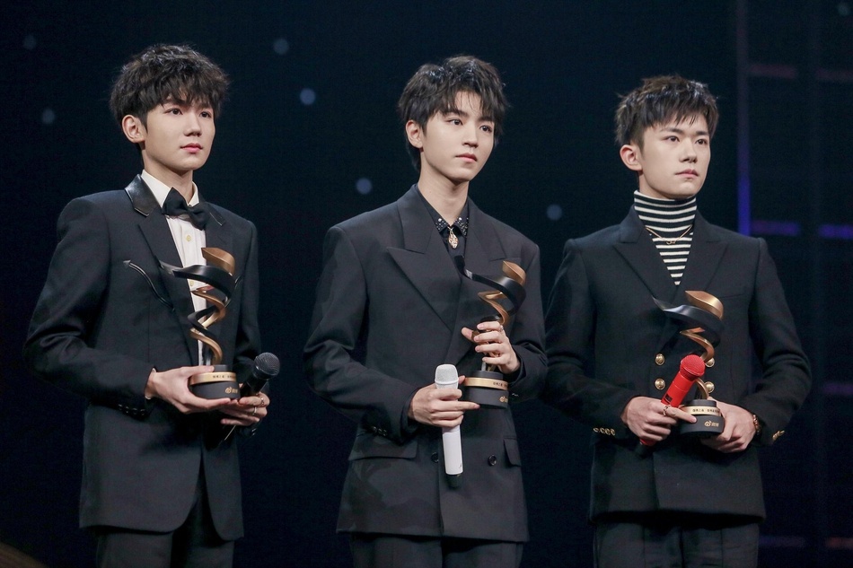 Giai thuong Weibo anh 6