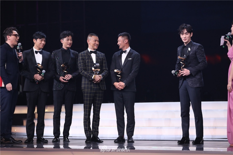 Giai thuong Weibo anh 10