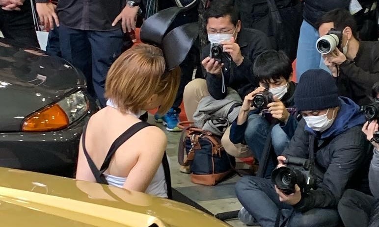 Ngo Ngan To phan no khi nguoi mau nu bi sam soi co the o trien lam xe hinh anh