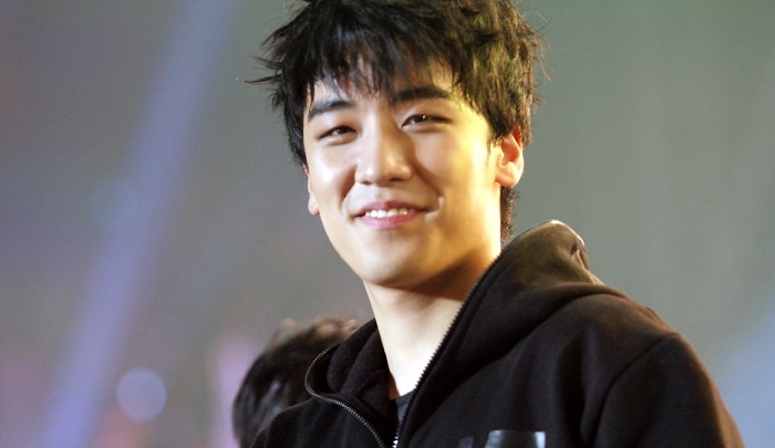 Seungri bi doi xu bat cong anh 3
