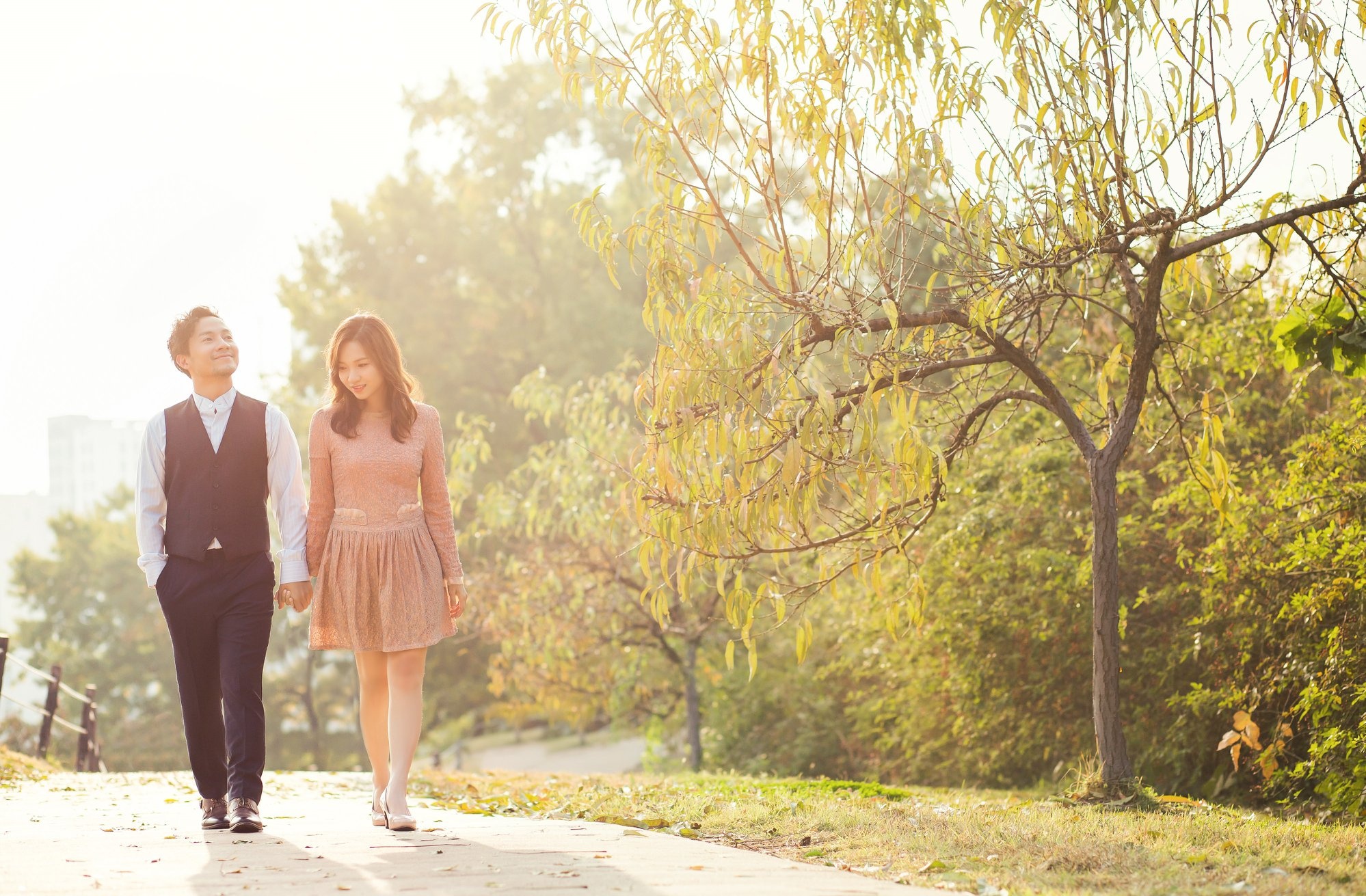 Dinh Tien Dat va vo 9X anh 5