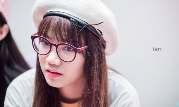 Nu ca si tre Thai Lan cau xin su tha thu vi dien ao nhay cam hinh anh