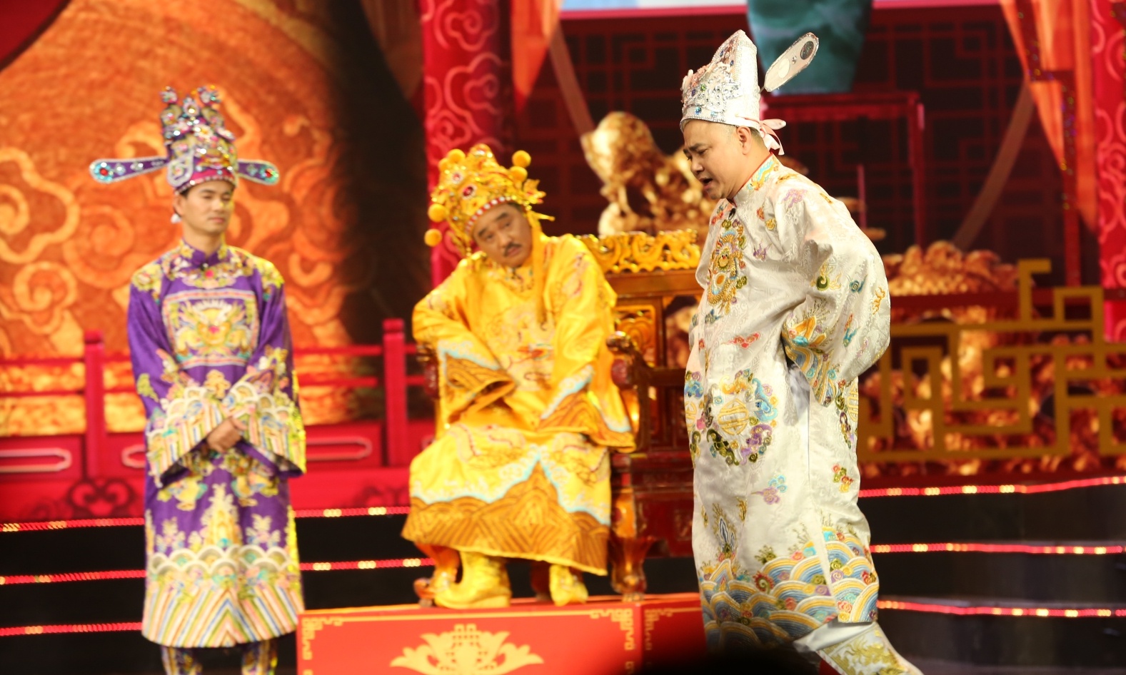 Tao Quan 2019 bi khan gia che nhieu quang cao hinh anh