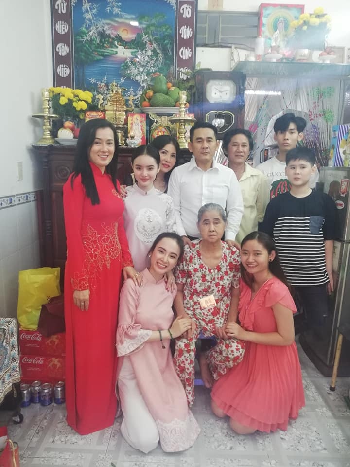 Dam Thu Trang don Tet ben gia dinh Cuong Do La anh 8