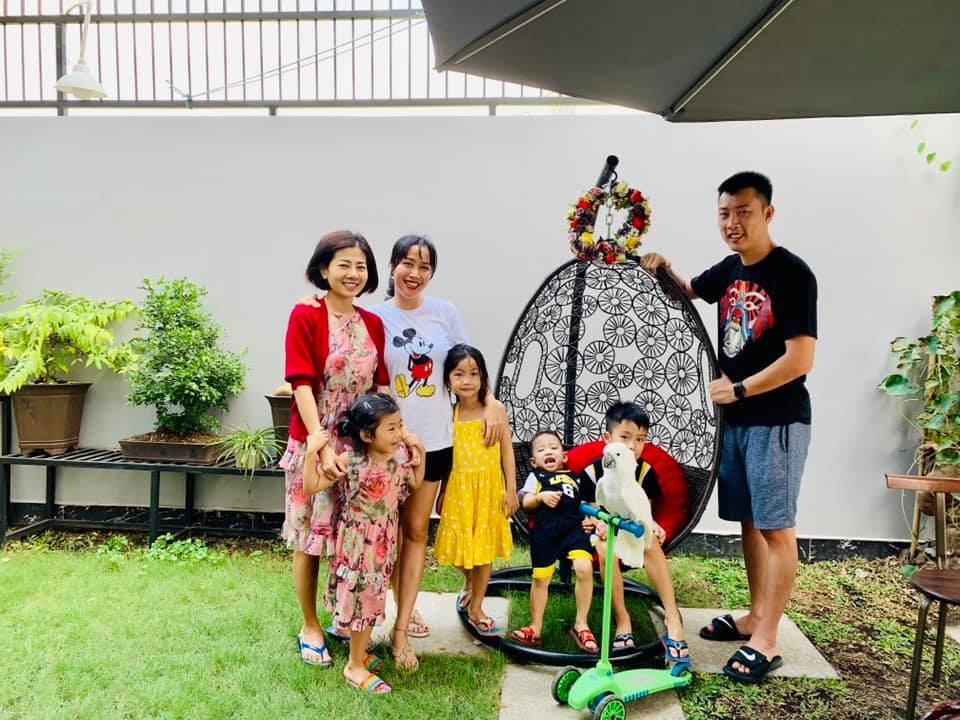 Dien vien Mai Phuong tu lai xe den chuc Tet nha Oc anh 1