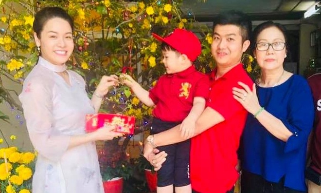 Vo chong Nhat Kim Anh tinh cam, Truong Giang don Tet voi Nha Phuong hinh anh