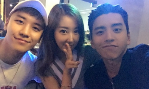 Seungri bi len an sau tam anh ben mot co gai Trung Quoc o hop dem hinh anh