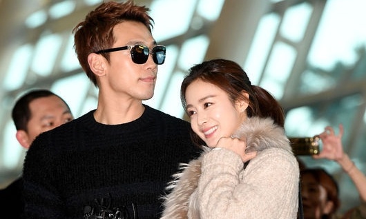 Bi Rain khong deo nhan cuoi va it noi ve Kim Tae Hee sau ket hon hinh anh