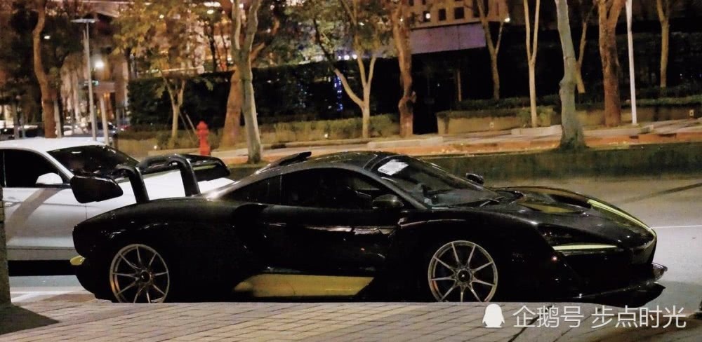 Lam Chi Dinh lai sieu xe anh 1