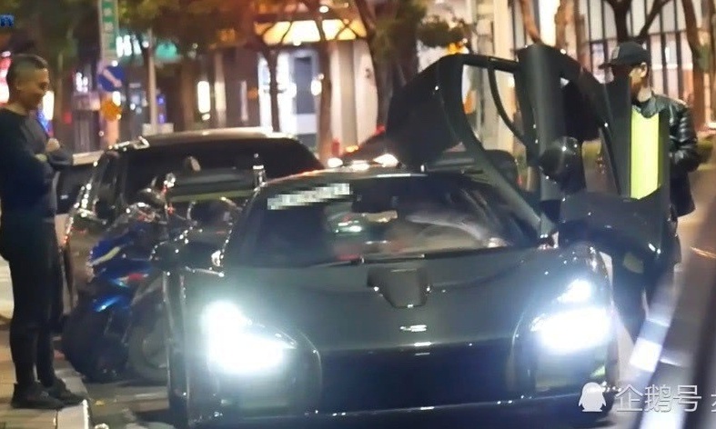 Lam Chi Dinh lai sieu xe anh 2