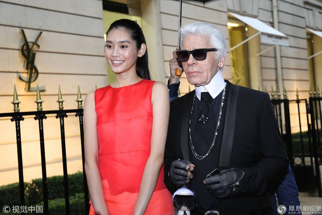 Karl Lagerfeld sao Hoa ngu anh 4