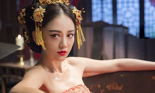'Doc Co hoang hau' cua Tran Kieu An bi la o va che nhao hinh anh