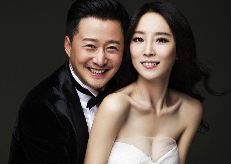 Ngo Kinh kiem hang trieu USD sau mac an bam vo anh 1