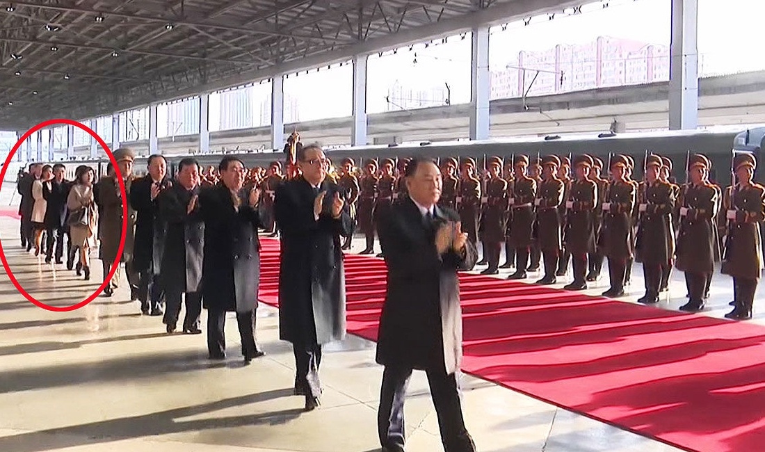 Ca si Hyon Song Wol thap tung Kim Jong Un anh 2