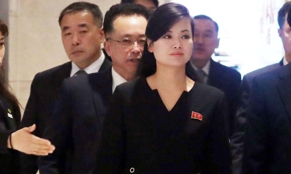 Nhan sac nu ca si quyen luc thap tung ong Kim Jong Un den Ha Noi hinh anh