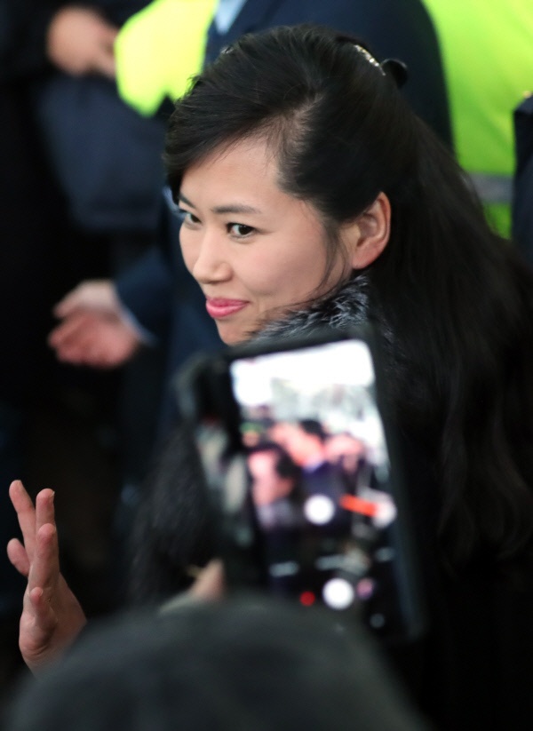 Ca si Hyon Song Wol thap tung Kim Jong Un anh 6