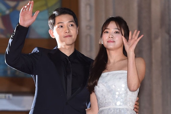 Vi sao Song Hye Kyo - Song Joong Ki bi don ngoai tinh va ly hon? hinh anh