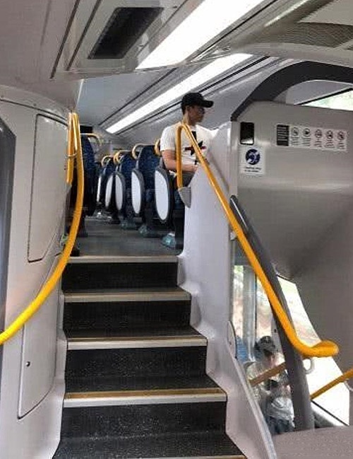 Tai tu Trung Quoc di xe bus anh 2