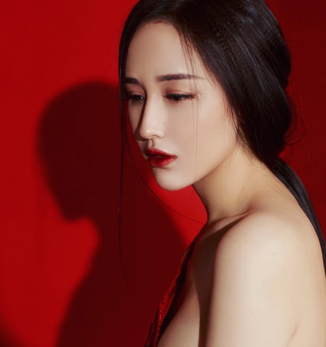 Mai Phuong Thuy can nang anh 7