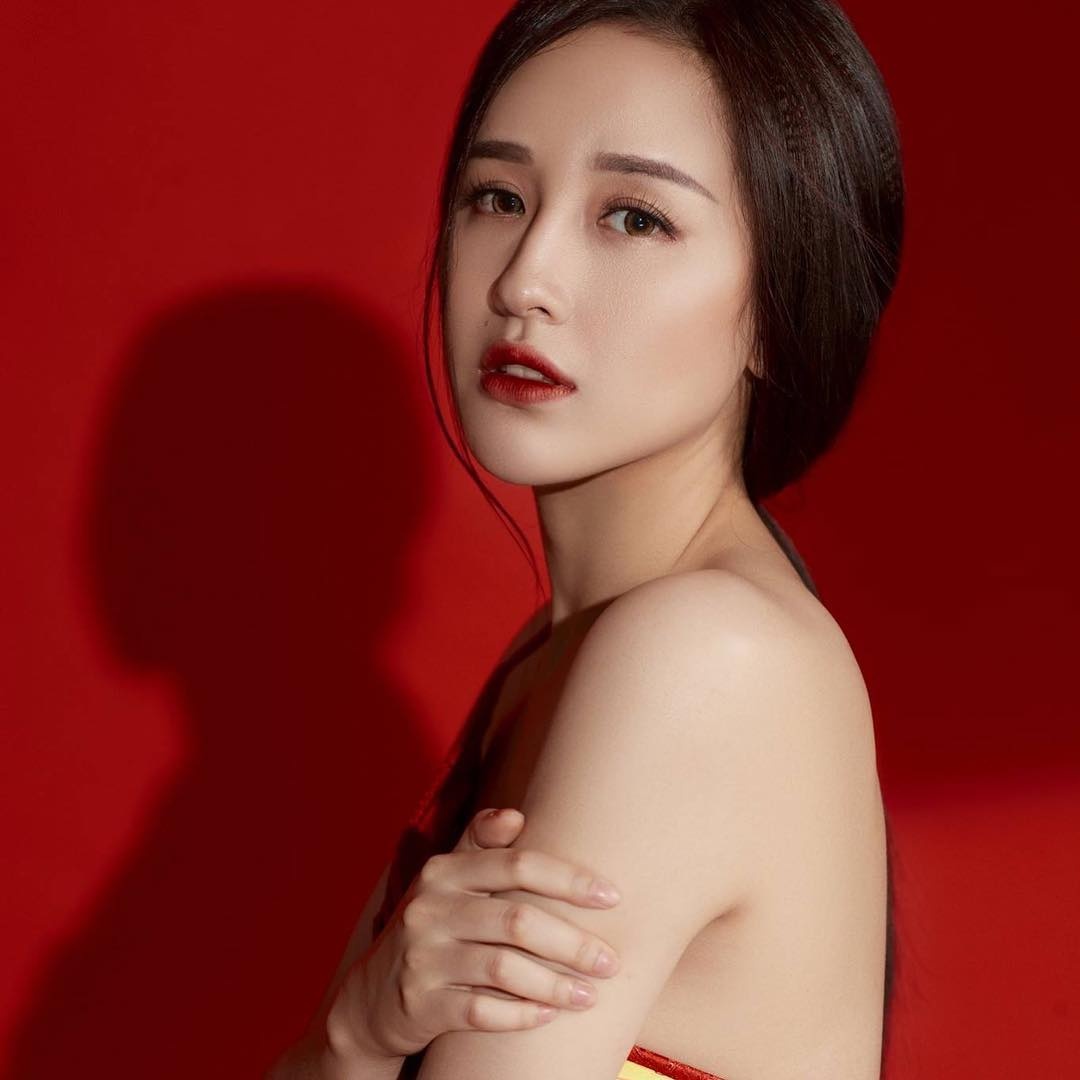 Mai Phuong Thuy can nang anh 8