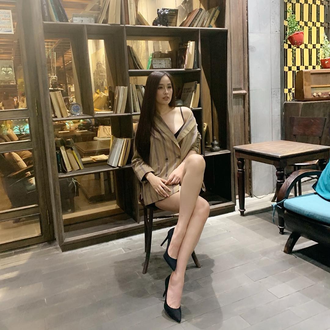 Mai Phuong Thuy can nang anh 2