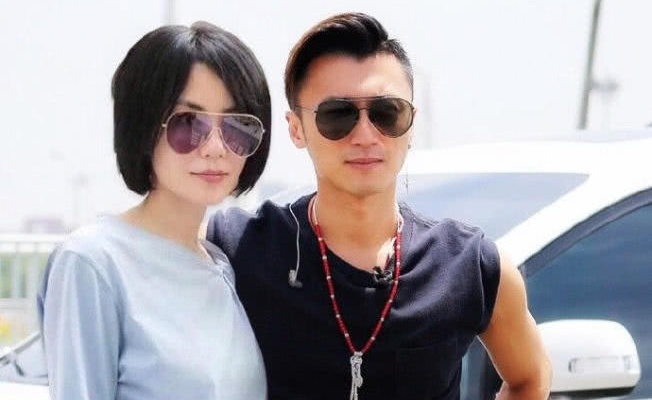 Giua tin yeu Duong Mich, Ta Dinh Phong hen ho Vuong Phi o Nhat hinh anh