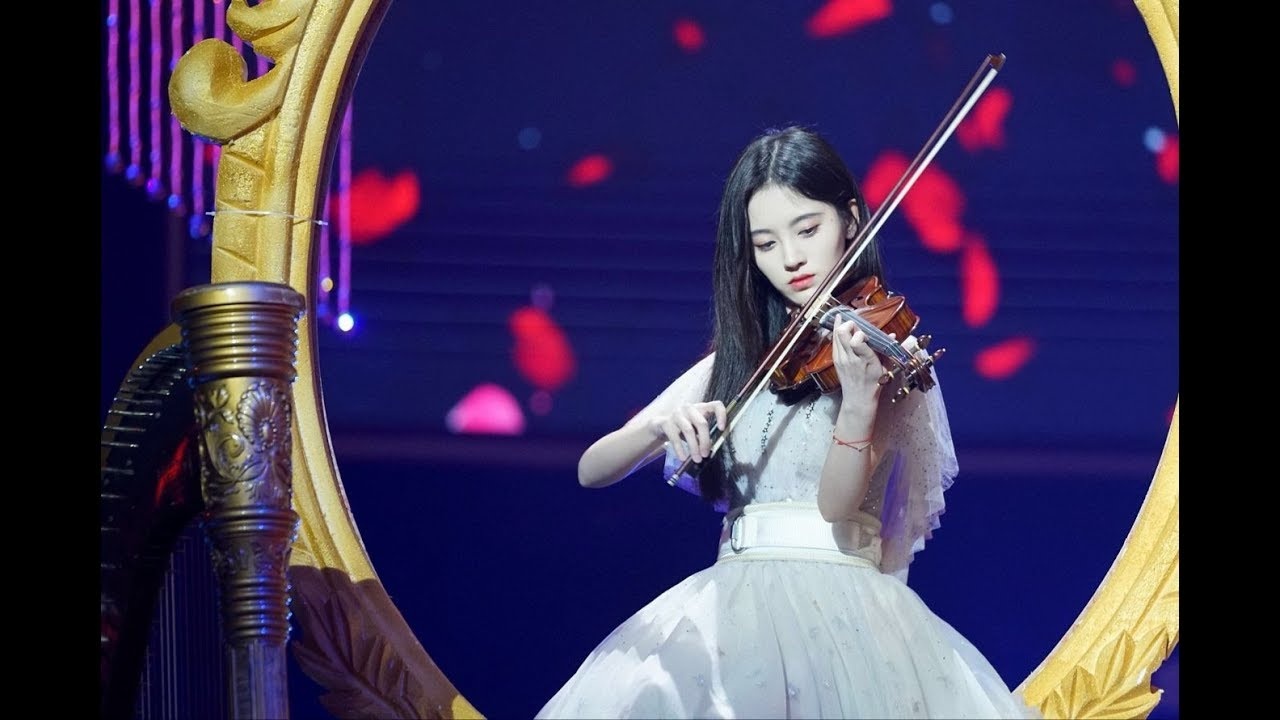 Cuc Tinh Y gia choi violin anh 2