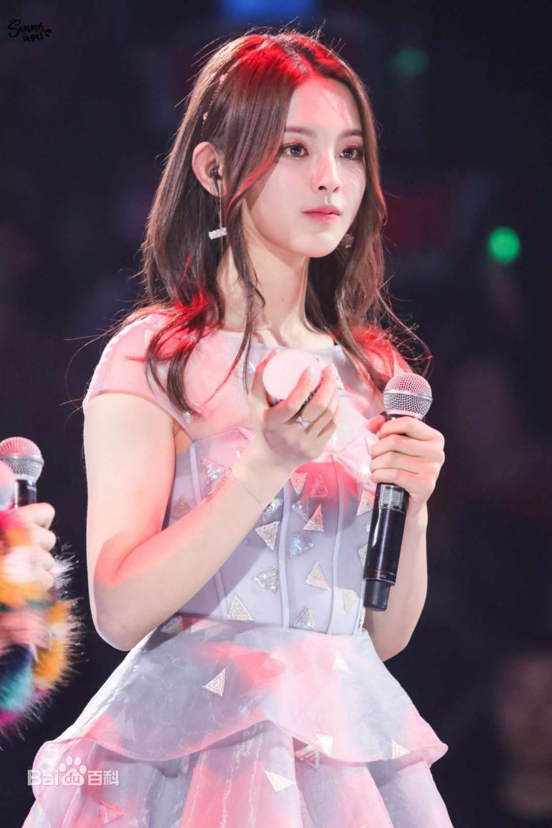 Duong Sieu Viet than tien ty ty anh 3