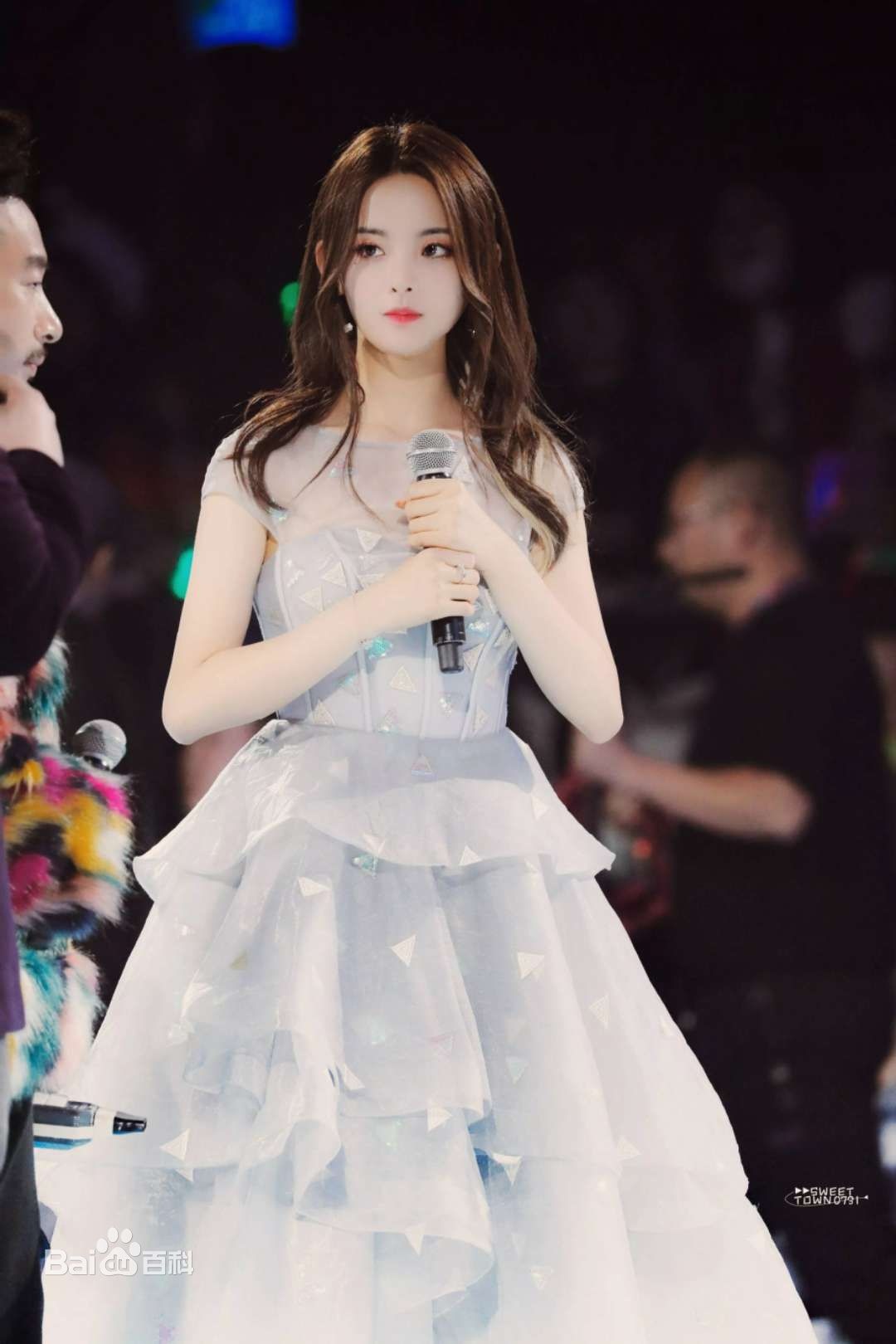 Duong Sieu Viet than tien ty ty anh 5