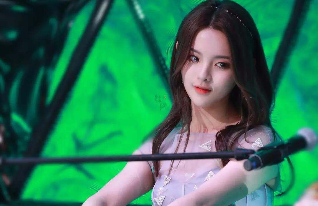 Clip my nu Duong Sieu Viet mua do, hat te tren song truyen hinh hinh anh