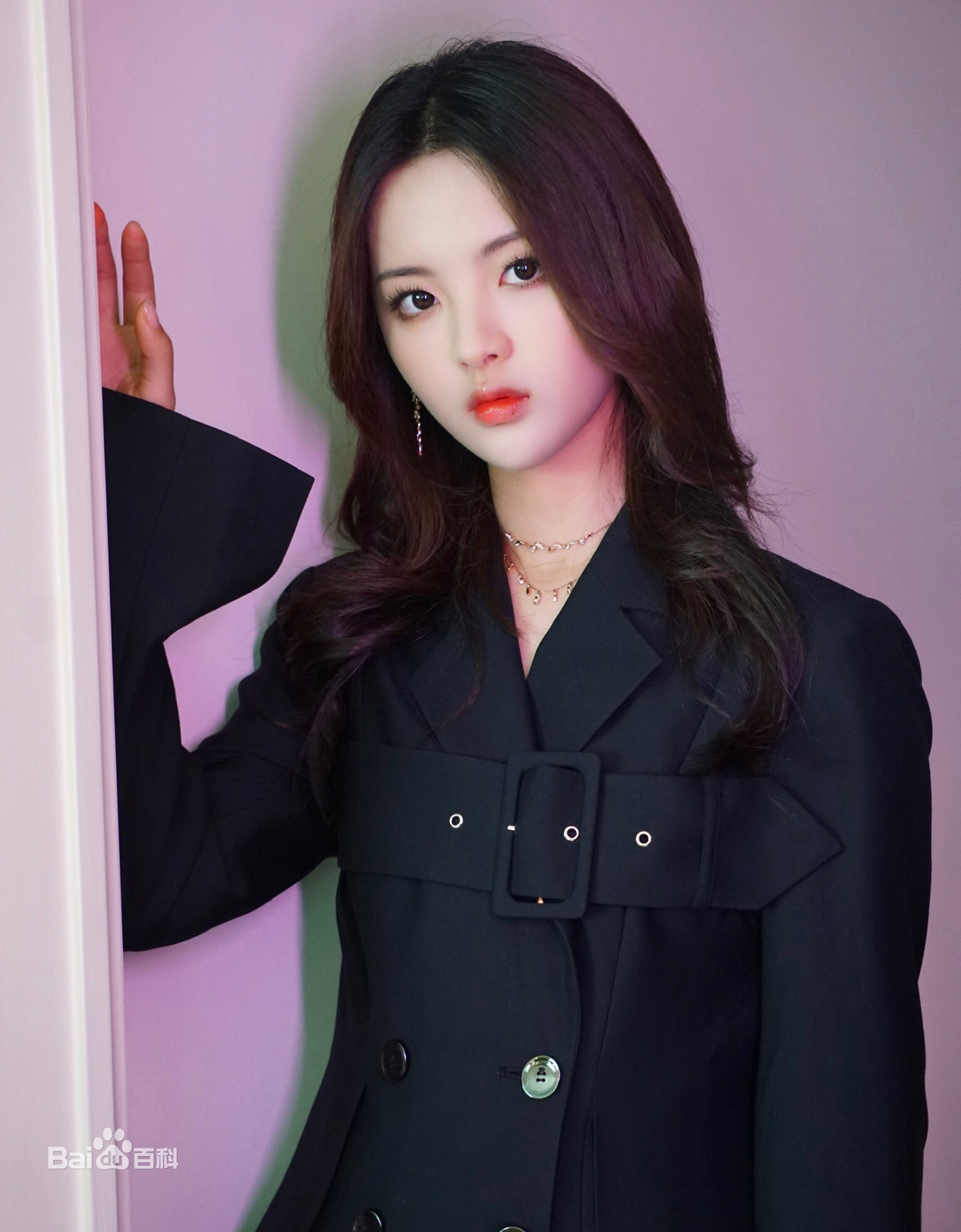 Duong Sieu Viet than tien ty ty anh 2