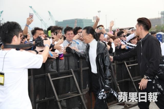 Ta Dinh Phong ca hat anh 7