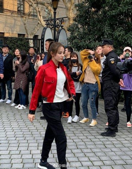 Dich Le Nhiet Ba noi bat ghi hinh show anh 6