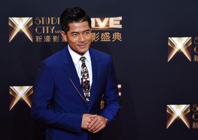 Scandal showbiz Hoa ngu anh 5