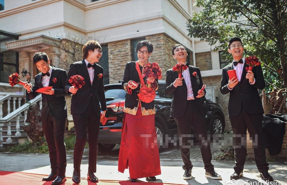 Le cuoi hot cua Trung Quoc Vuong Tu Thong anh 1