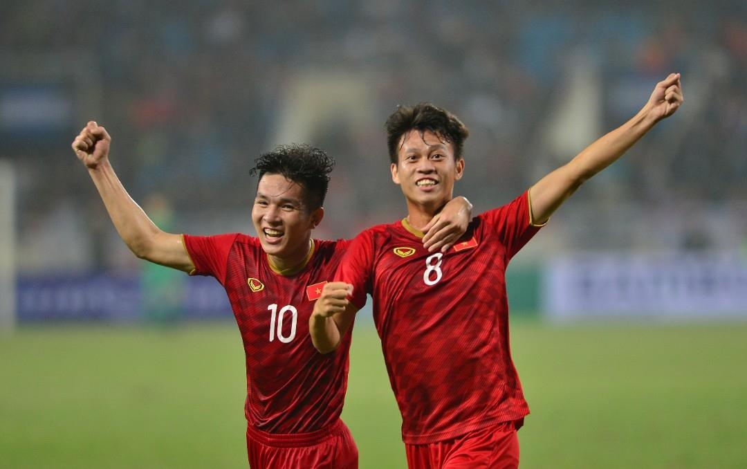 Sao Viet an mung chien thang ruc ro cua U23 Viet Nam truoc Thai Lan hinh anh