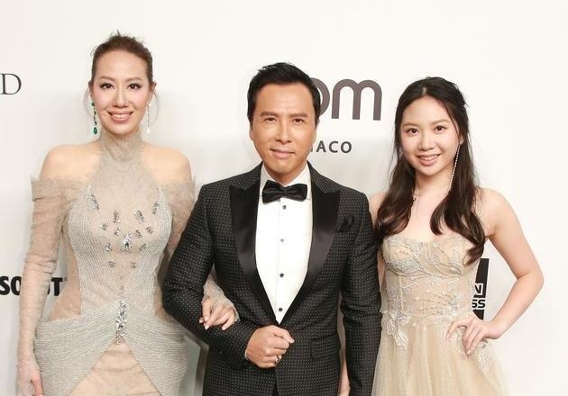 Vo chong Chan Tu Dan bo ve vi ghe ngoi, khong ne ai nu vua song bac hinh anh