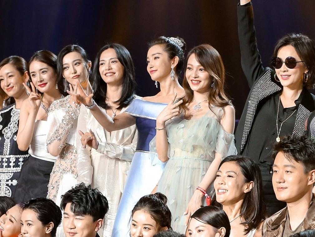 Nghe si tranh cho dung,  ghe ngoi anh 14