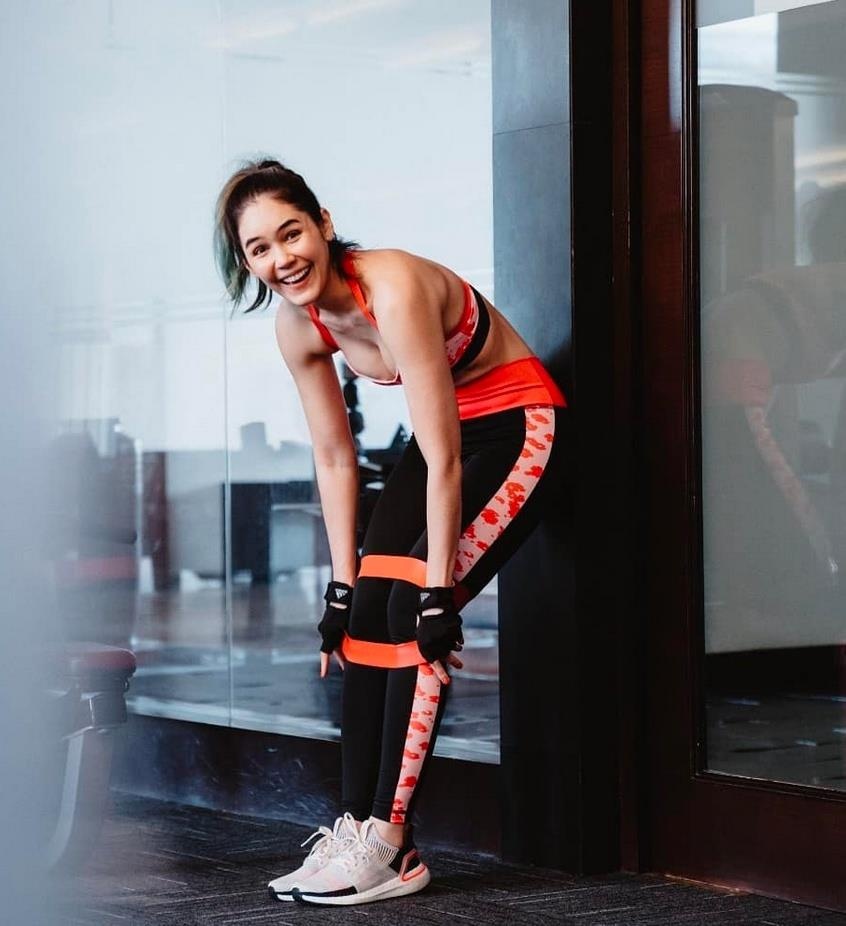 Chompoo Araya goi cam tre dep anh 2