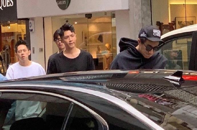 Bo ba sao nam an choi khet tieng Trung Quoc tu tap sau vu Seungri hinh anh