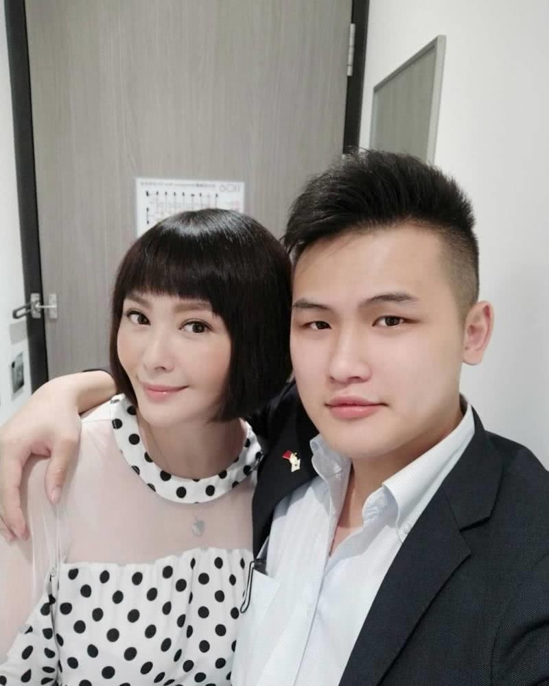 Cuoc song vo chong dieu tieng cua sao nu Dai Loan anh 5