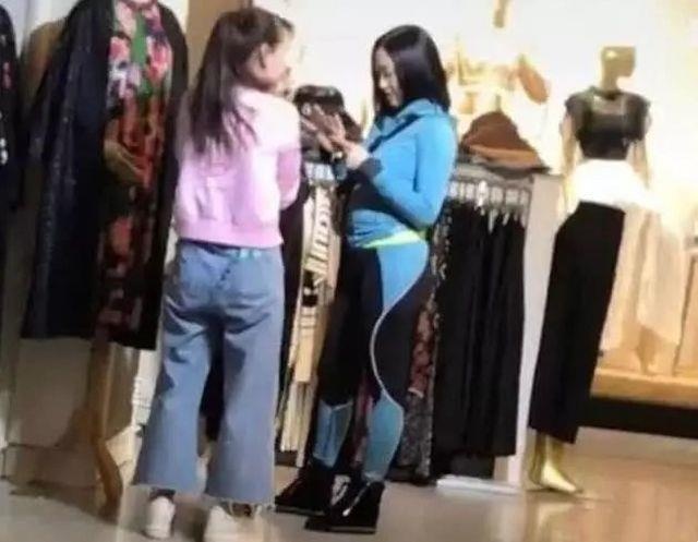 Chung Lệ Đề lộ vòng hai lớn, mang bầu ảnh 2 Chung Le De lo vong hai lon, mang bau anh 2