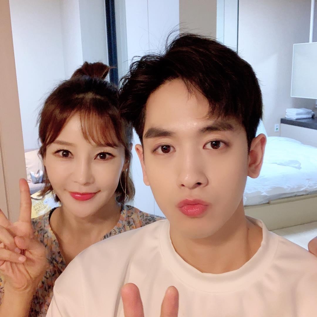 Hon nhan song gio cua cac doi vo chong chenh tuoi anh 7